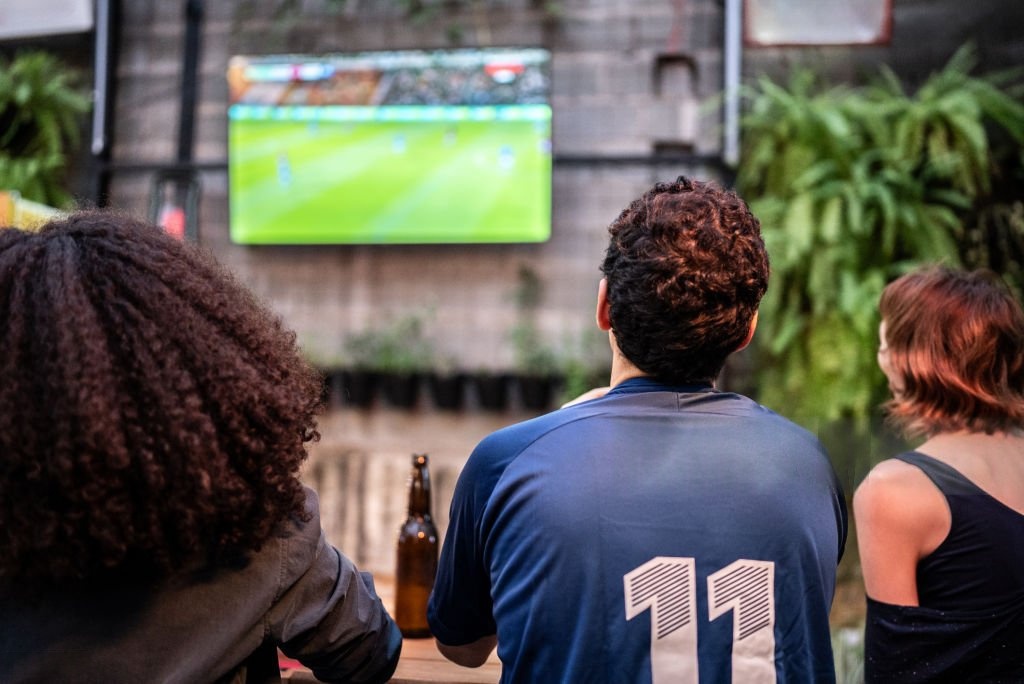 How to Watch Live Sports with IPTV